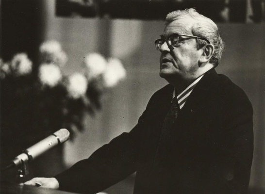 Г.М. Шнеерсон на Конгрессе музыкальных деятелей в Академии искусств ГДР. Фото Х. Краушаара. Берлин, 1980-е