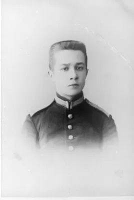 Николай Мясковский (1881–1950) во время обучения в кадетском корпусе, 1890-е.