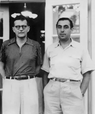 Дмитрий Шостакович и Аркадий Островский на отдыхе в Крыму. Сентябрь 1959