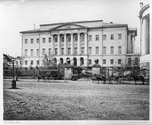 Здание Московского государственного университета. 1890-е годы